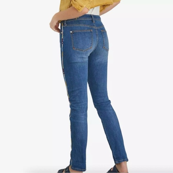 Anthropologie Pilcro Slim Boyfriend Crop Jeans Embroidered Side Stripe Size 28 - Picture 2 of 16